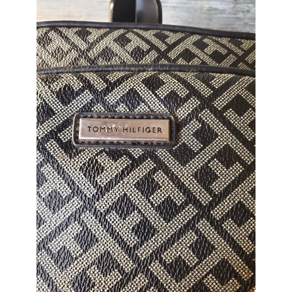 😎Tommy Hilfiger Signature Geometric Print Cosmetic Bag Toiletry Travel Case Set